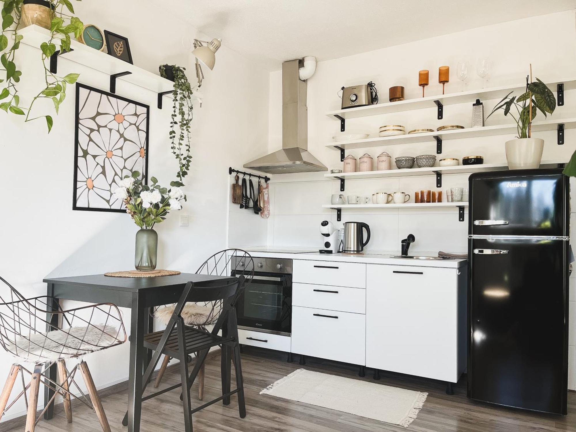 Urban Jungle - Free Parking Apartment *